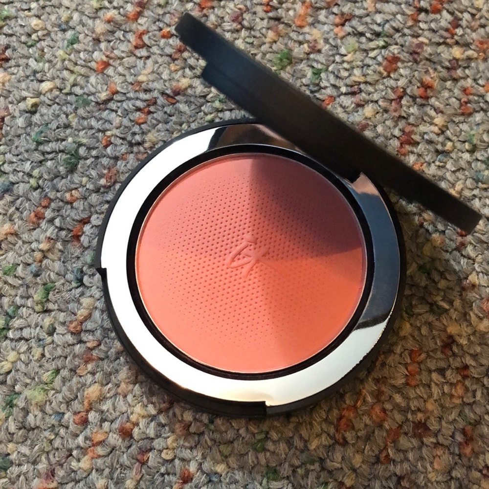NWOT IT Cosmetics Blush